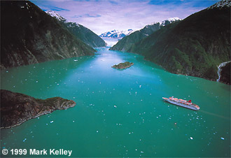 Cruise ship in Tracy Arm-Fords Terror Wilderness  – Image 2108