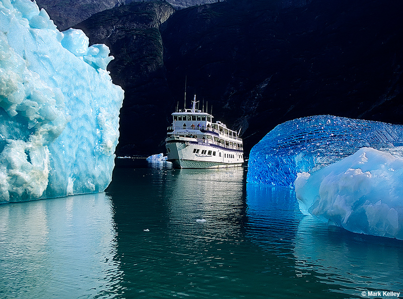 Small Crusie Ship, Tracy Arm, Tracy Arm-Fords Terror Wilderness  – Image 2781
